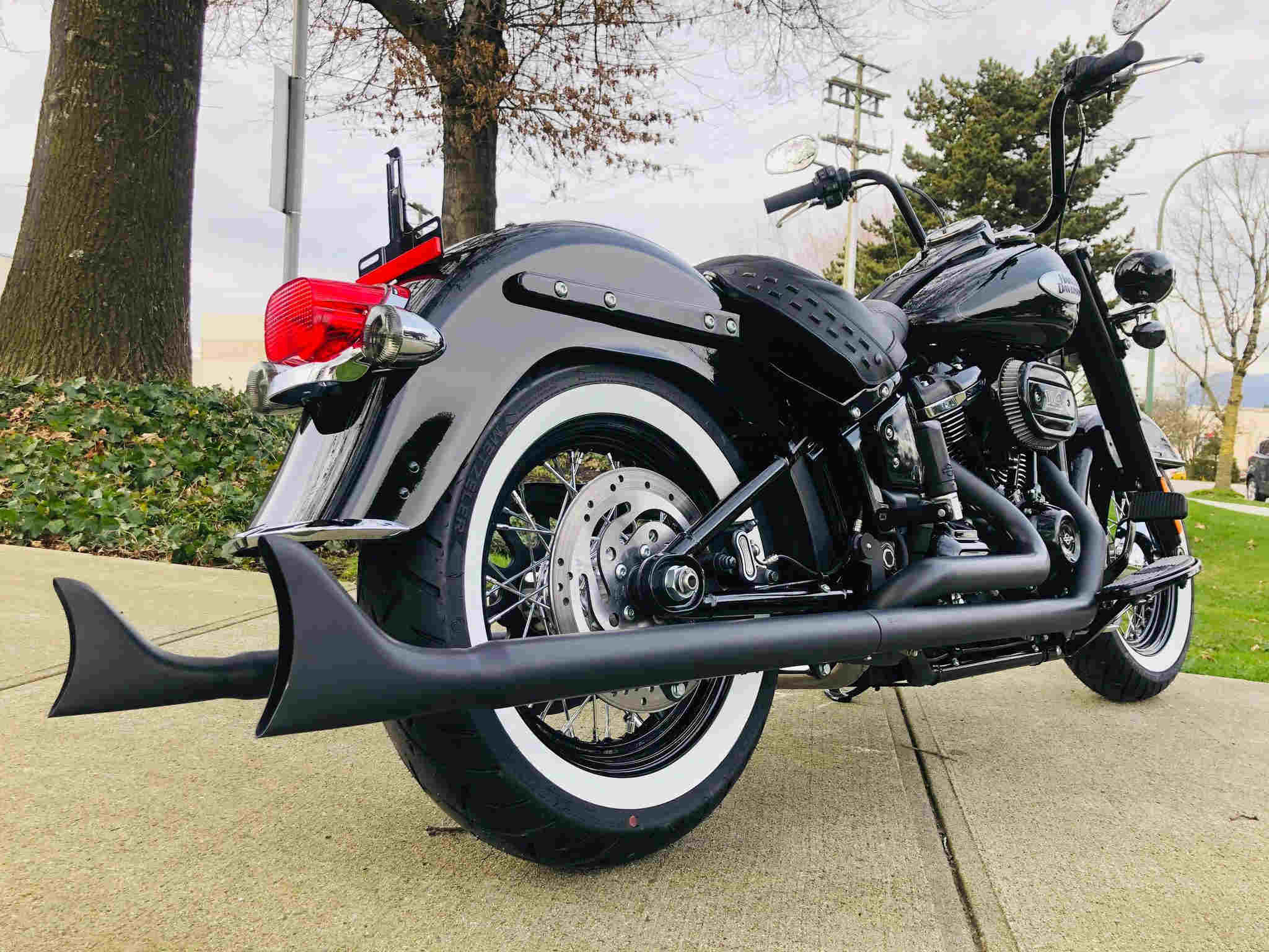  2021 Harley-Davidson® Custom Heritage Classic 114 - "The Gangster Glide"